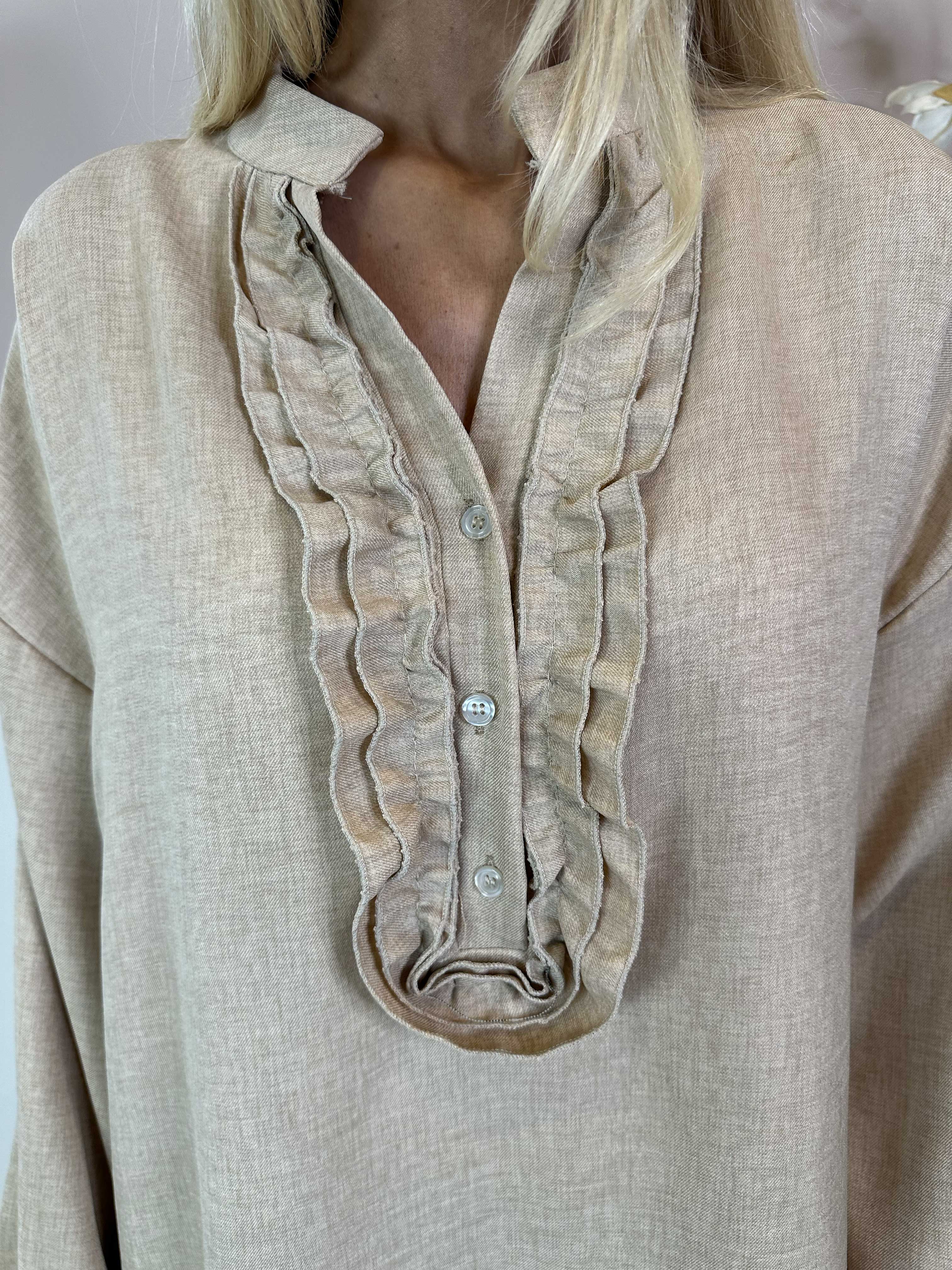 Cassia Plain - Tunikakjole med flæser ved brystet